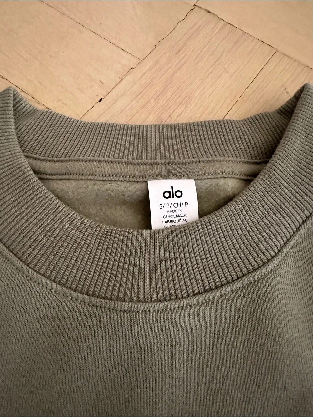 Alo Yoga Accolade Crew Neck Pullover Green Dune Grass Small NWT